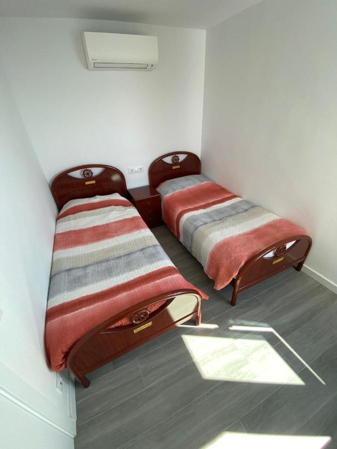 Appartement Vues Mer Proche Plage Roses Extérieur photo